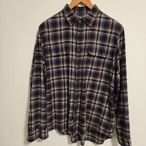 Men's Michael Kors Button Down Shirt, size XL